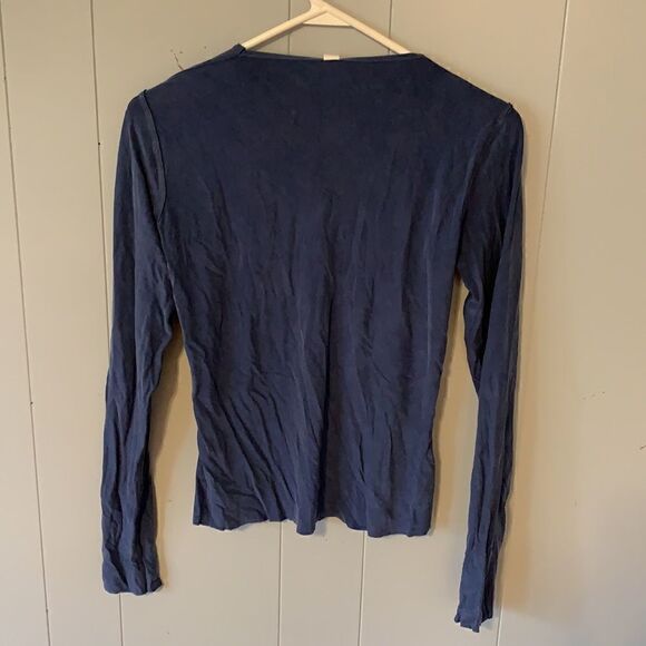 NWT Lululemon Graze Vneck Size 8 in GRVY - Picture 3 of 3